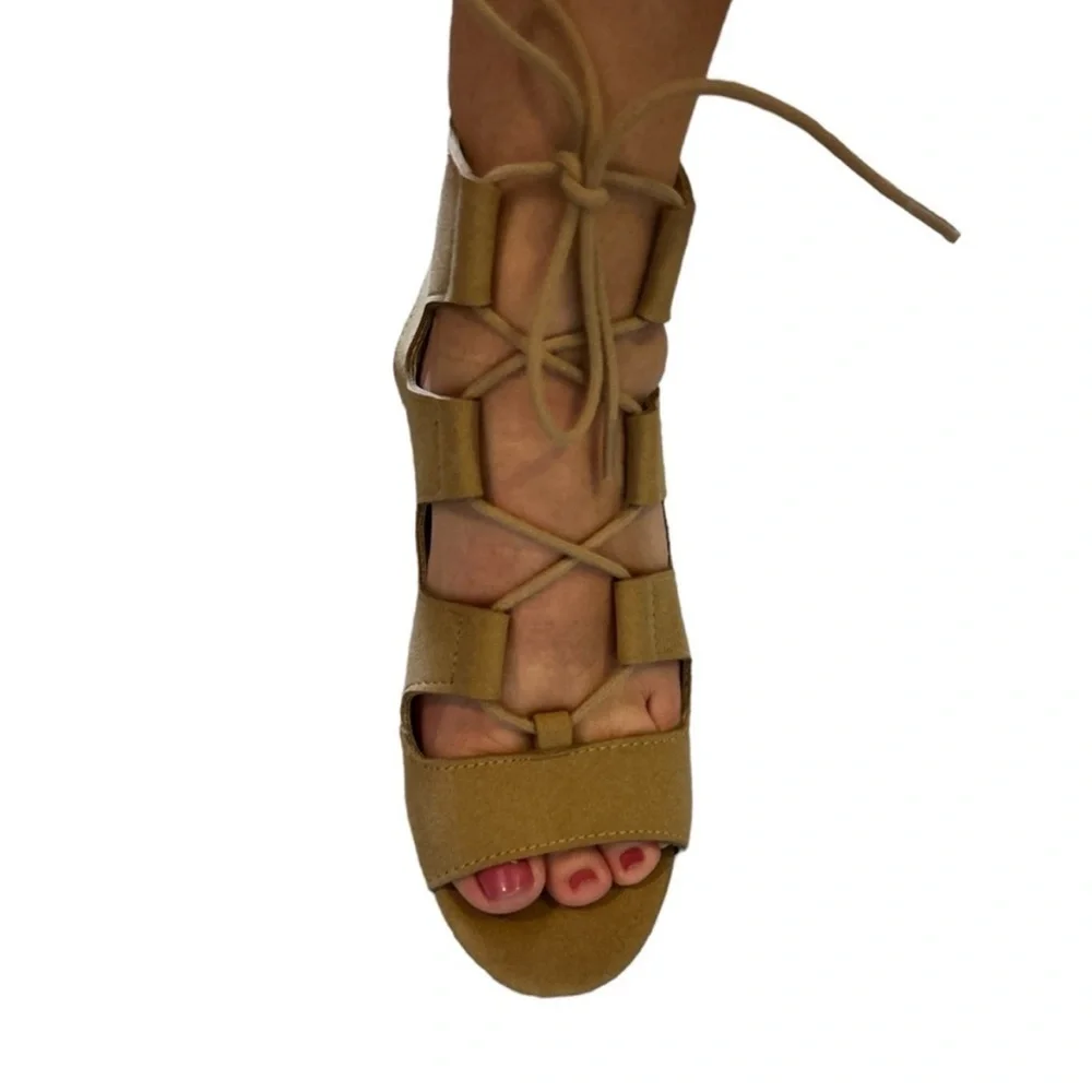 YNot tan women's sandals that ties around ankle size 7